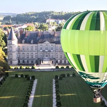 Vol en Montgolfière au Château d'Haroué en région Lorraine Vol en Montgolfière au Château d'Haroué en région Lorraine