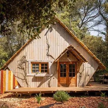 Nuit Insolite en Cabane près d'Aix-en-Provence Nuit Insolite en Cabane près d'Aix-en-Provence