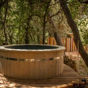 Weekend et Hébergement Insolite en région PACA et Corse Weekend et Hébergement Insolite en région PACA et Corse