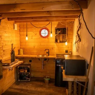 Weekend et Hébergement Insolite proche Lambesc, à 40 min d'Aix-en-Provence Weekend et Hébergement Insolite proche Lambesc, à 40 min d'Aix-en-Provence