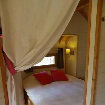 Nuit insolite en Cabane Familiale près de Bergerac en région Aquitaine Nuit insolite en Cabane Familiale près de Bergerac en région Aquitaine