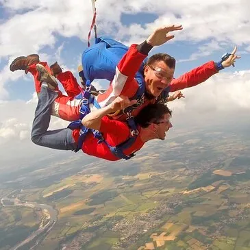 Saut en parachute en région Normandie Saut en parachute en région Normandie