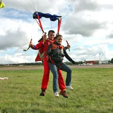 Saut en parachute proche Aérodrome de Dieppe - Saint-Aubin, à 45 min de Rouen Saut en parachute proche Aérodrome de Dieppe - Saint-Aubin, à 45 min de Rouen