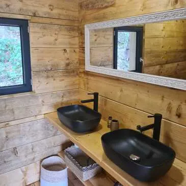 Réserver Weekend et Hébergement Insolite en PACA et Corse Réserver Weekend et Hébergement Insolite en PACA et Corse