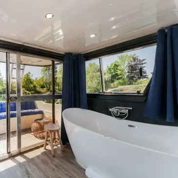 Nuit Insolite sur un Bateau près de Giverny Nuit Insolite sur un Bateau près de Giverny