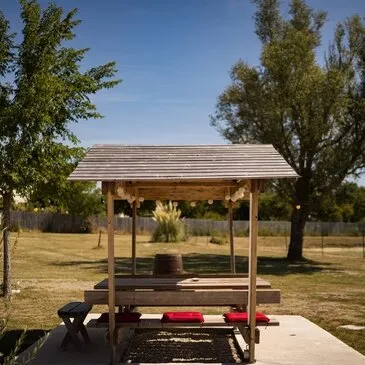 Nuit en Cabane près de Bordeaux en région Aquitaine Nuit en Cabane près de Bordeaux en région Aquitaine