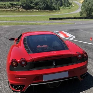 Circuit du Grand Sambuc, Bouches du Rhône (13) - Stage de Pilotage pour Enfant Circuit du Grand Sambuc, Bouches du Rhône (13) - Stage de Pilotage pour Enfant