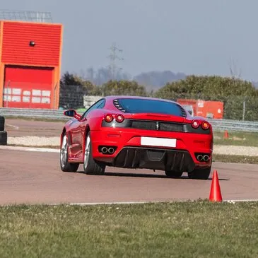 Stage de Pilotage pour Enfant proche Circuit du Grand Sambuc