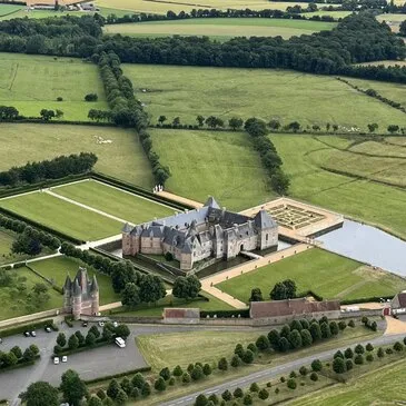 Baptême en Avion près de Versailles en région Ile-de-France Baptême en Avion près de Versailles en région Ile-de-France