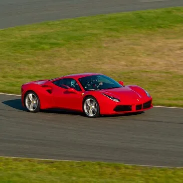 Stage en Ferrari 488 GTB - Circuit de Haute-Saintonge Stage en Ferrari 488 GTB - Circuit de Haute-Saintonge
