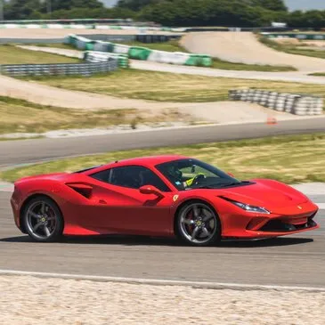 Stage en Ferrari F8 Tributo - Circuit de Ladoux Stage en Ferrari F8 Tributo - Circuit de Ladoux