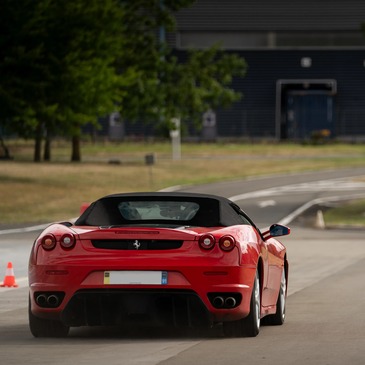 Stage Enfant en Ferrari F430 Spider à Poitiers en région Poitou-Charentes