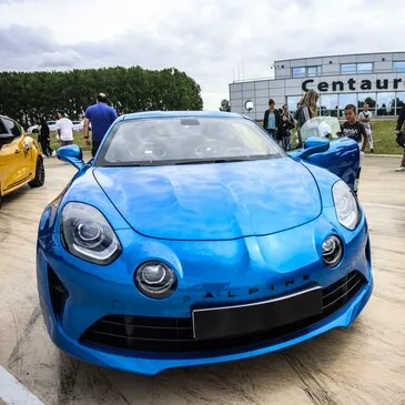 Stage Enfant en Alpine A110S - Circuit de Lédenon en région Languedoc-Roussillon Stage Enfant en Alpine A110S - Circuit de Lédenon en région Languedoc-Roussillon