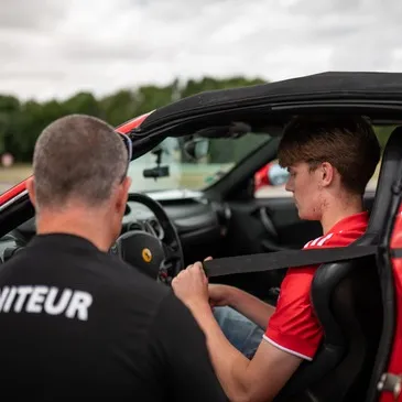 Stage de Pilotage pour Enfant en région Nord-Pas-de-Calais Stage de Pilotage pour Enfant en région Nord-Pas-de-Calais