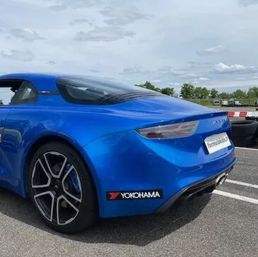Stage Enfant en Alpine A110 - Circuit du Grand Sambuc en région PACA et Corse