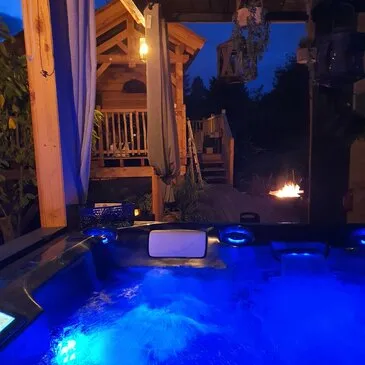 Nuit en Cabane Familiale avec Spa près de Limoges