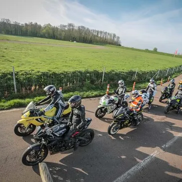 Stage de pilotage moto en région Limousin Stage de pilotage moto en région Limousin