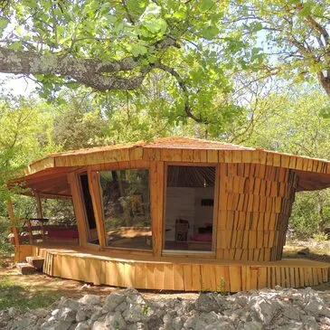 Nuit en Cabane Insolite avec Spa près de Montpellier Nuit en Cabane Insolite avec Spa près de Montpellier