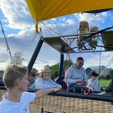 Baptême de l'air montgolfière, département Namur Baptême de l'air montgolfière, département Namur