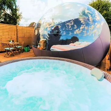 Nuit en Bulle avec Jacuzzi Privatif près de Pau Nuit en Bulle avec Jacuzzi Privatif près de Pau