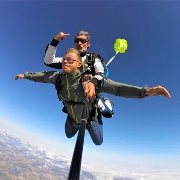 Saut en parachute en région Lorraine Saut en parachute en région Lorraine