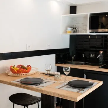 Cabane sur l'eau avec Spa Privatif près de Fontainebleau Cabane sur l'eau avec Spa Privatif près de Fontainebleau