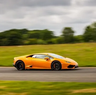 Stage Multivolant 3 Autos - Circuit Vaison Piste en région Bourgogne Stage Multivolant 3 Autos - Circuit Vaison Piste en région Bourgogne