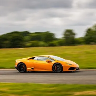 Pilotage Multivolant 4 Autos - Circuit de Château-Gaillard en région Rhône-Alpes Pilotage Multivolant 4 Autos - Circuit de Château-Gaillard en région Rhône-Alpes