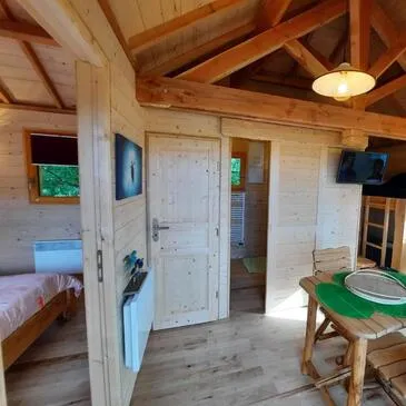 Nuit en Cabane dans les Arbres avec Spa près de Valence