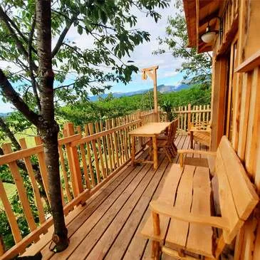 Weekend et Hébergement Insolite en région Rhône-Alpes Weekend et Hébergement Insolite en région Rhône-Alpes