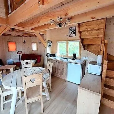 Nuit en Château dans les Arbres avec Spa près de Valence en région Rhône-Alpes Nuit en Château dans les Arbres avec Spa près de Valence en région Rhône-Alpes