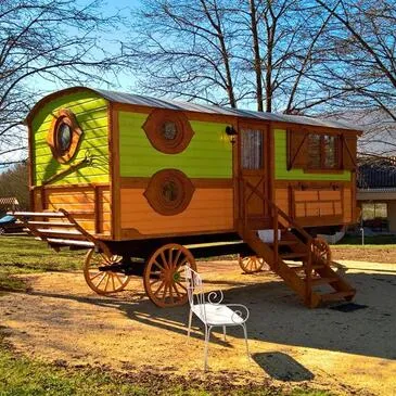 Weekend et Hébergement Insolite proche Saint-Jean-en-Royans, à 40 min de Valence Weekend et Hébergement Insolite proche Saint-Jean-en-Royans, à 40 min de Valence