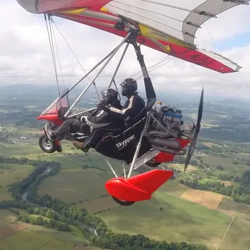 Initiation au Pilotage d'ULM Pendulaire près de Pau en région Aquitaine Initiation au Pilotage d'ULM Pendulaire près de Pau en région Aquitaine