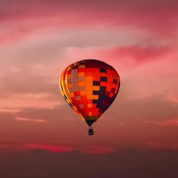 Vol en Montgolfière à Chinon - Survol de la Forteresse Royale Vol en Montgolfière à Chinon - Survol de la Forteresse Royale
