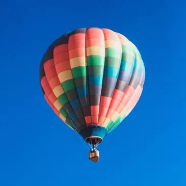 Vol en Montgolfière à Chinon - Survol de la Forteresse Royale en région Centre