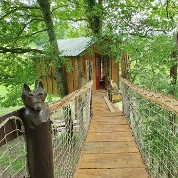 Nuit en Cabane dans les Arbres près de Tarbes Nuit en Cabane dans les Arbres près de Tarbes