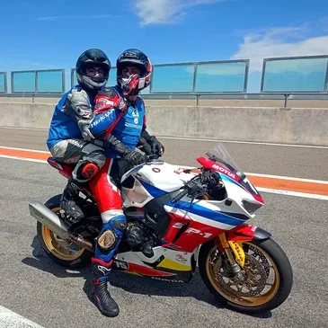 Baptême Moto sur Circuit en région Languedoc-Roussillon Baptême Moto sur Circuit en région Languedoc-Roussillon