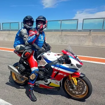 Baptême Moto sur Circuit en région Languedoc-Roussillon Baptême Moto sur Circuit en région Languedoc-Roussillon