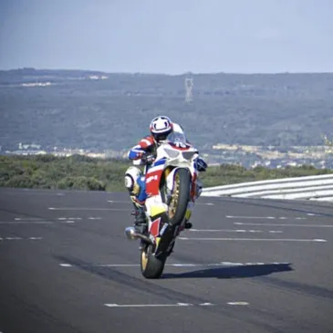 Réserver Baptême Moto sur Circuit département Gard Réserver Baptême Moto sur Circuit département Gard