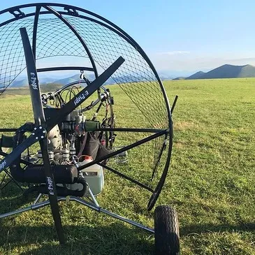 Baptême de l'air paramoteur, département Pyrénées atlantiques Baptême de l'air paramoteur, département Pyrénées atlantiques