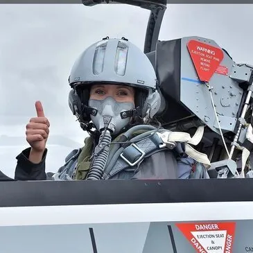 Aérodrome de La Roche-sur-Yon, à 1h de Nantes, Loire Atlantique (44) - Vol avion de chasse Aérodrome de La Roche-sur-Yon, à 1h de Nantes, Loire Atlantique (44) - Vol avion de chasse