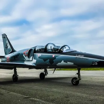 Vol avion de chasse proche Aérodrome de La Roche-sur-Yon, à 1h de Nantes Vol avion de chasse proche Aérodrome de La Roche-sur-Yon, à 1h de Nantes