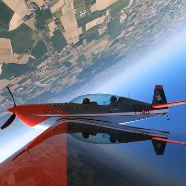 Baptême en avion de voltige proche Aéroport de Merville, à 45 min d'Arras Baptême en avion de voltige proche Aéroport de Merville, à 45 min d'Arras