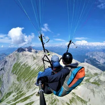 Baptême en Parapente dans le Vercors en région Rhône-Alpes Baptême en Parapente dans le Vercors en région Rhône-Alpes