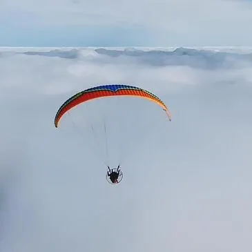 Baptême en Paramoteur près de Chantilly en région Picardie Baptême en Paramoteur près de Chantilly en région Picardie