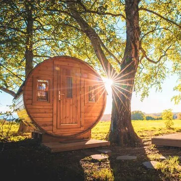 Nuit Insolite en Tonneau avec Spa Privatif près de Lourdes Nuit Insolite en Tonneau avec Spa Privatif près de Lourdes