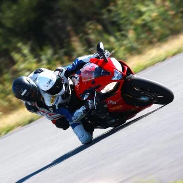 Baptême Sensations Moto Aprilia - Circuit de Mirecourt Baptême Sensations Moto Aprilia - Circuit de Mirecourt