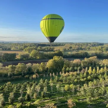 Baptême de l'air montgolfière proche Epannes, à 40 min de Fontenay-le-Comte Baptême de l'air montgolfière proche Epannes, à 40 min de Fontenay-le-Comte