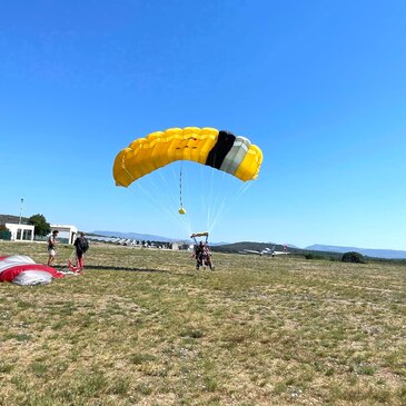 Saut en Parachute depuis un Hélicoptère à Montélimar en région Rhône-Alpes
