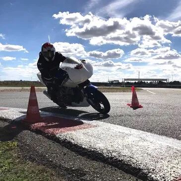 Stage Coaching avec votre Moto - Circuit de Magny-Cours Stage Coaching avec votre Moto - Circuit de Magny-Cours